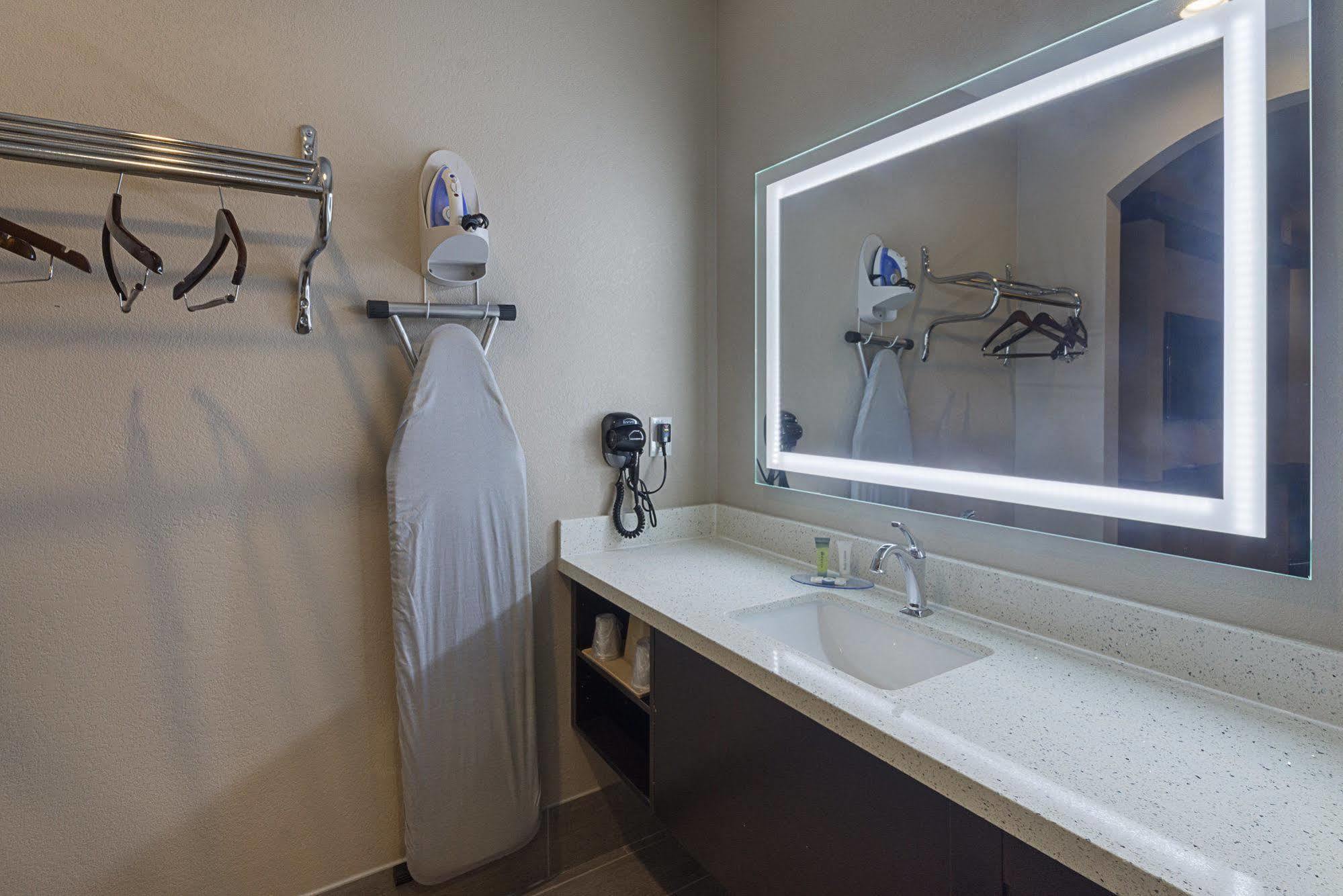 Econo Lodge Inn & Suites Houston Nw-Cy-Fair Jersey Village Zewnętrze zdjęcie
