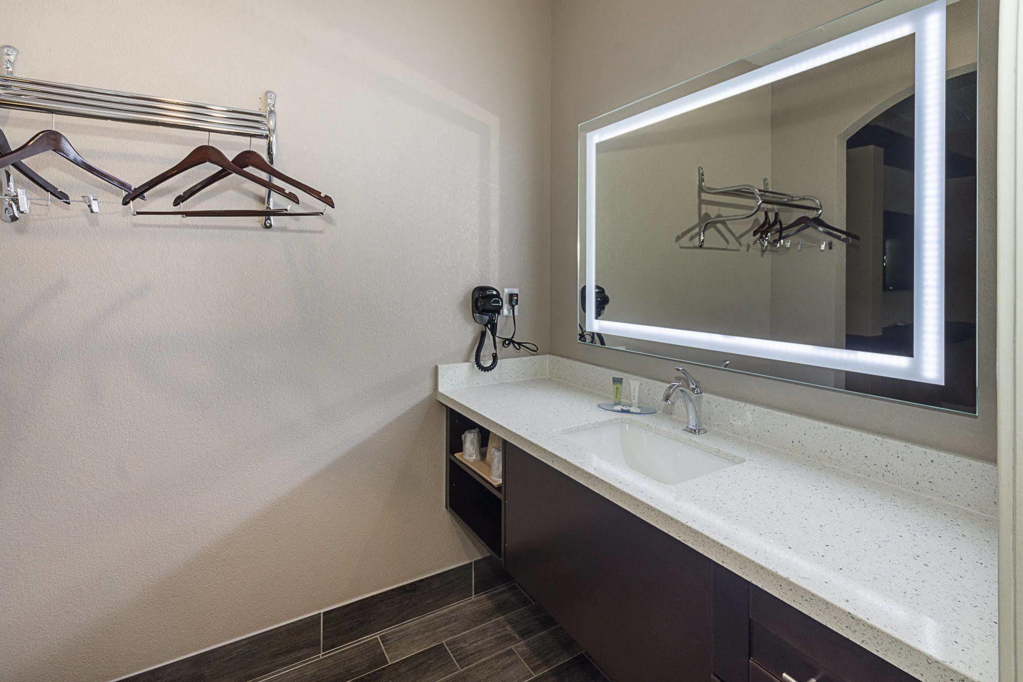 Econo Lodge Inn & Suites Houston Nw-Cy-Fair Jersey Village Zewnętrze zdjęcie