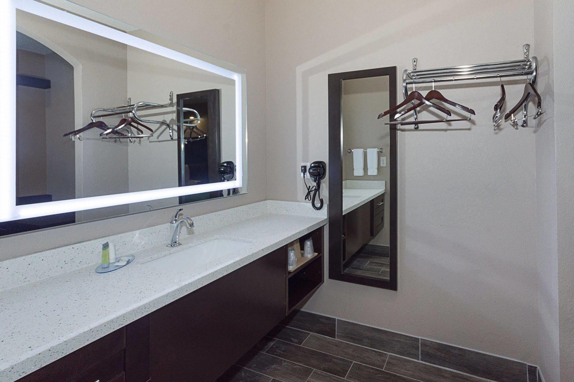 Econo Lodge Inn & Suites Houston Nw-Cy-Fair Jersey Village Zewnętrze zdjęcie